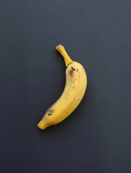 A single banana — Stock Photo, Image