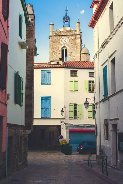 Met Het Oog Bell Tower Oude Middeleeuwse Huizen Van Vinca — Stockfoto