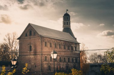 Shushilo idari binası ve Dulo kulesi manzaralı manastır, Simonov Manastırı, Moskova, Rusya