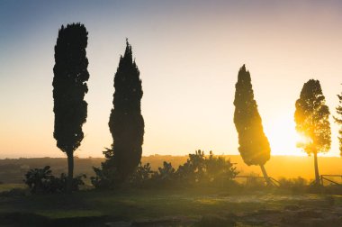 Gün batımında Agrigento 'daki Tapınak Vadisi' ne bakın.,