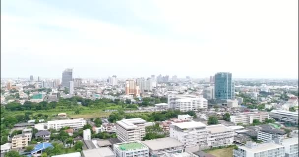 泰国曼谷素坤逸的鸟瞰图 许多房子 街道在这个地方 — 图库视频影像