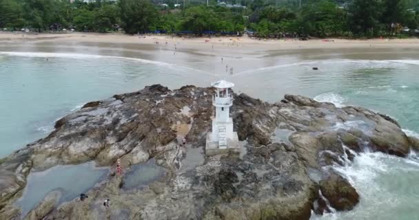 Vue Aérienne Phare Sur Petite Île Rocheuse Phang Nga Thaïlande — Video