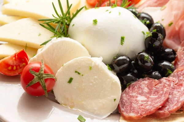 Mozzarella Búfalo Fresco Salame Pecorino Alimentos Italianos — Fotografia de Stock