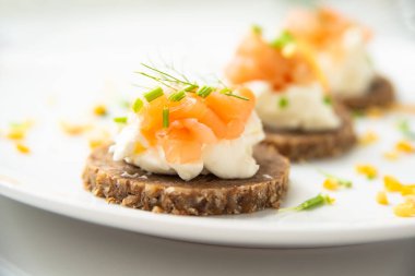  Norveç somon Canaps krem peynir ile füme