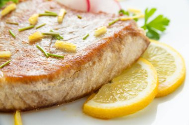 Fincan kurutulmuş ton balığı fileto, Akdeniz yemekleri