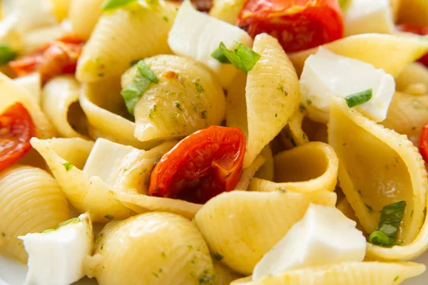 Plato Pasta Tofe Italiana Con Mozzarella Tomates Albahaca Fresca Comida — Foto de Stock