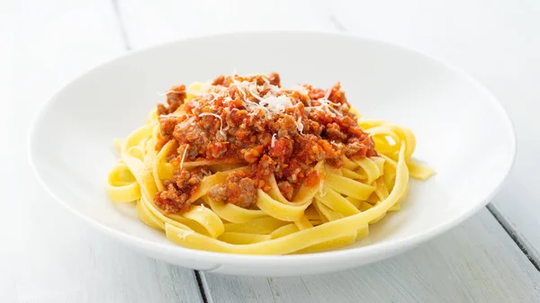 Gericht Aus Tagliatelle Pasta Mit Bolognese Sauce Typische Gerichte Aus Stockfoto