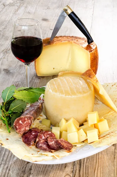 Sardinian Salami Pecorino Cheese Wine Selection — Stock Photo, Image