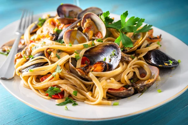 Dish Linguine Allo Scoglio Typical Italian Pasta Mixed Seafood — Stock Photo, Image