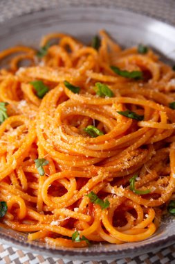 Spagetti domates sos ve taze fesleğen, Akdeniz diyeti