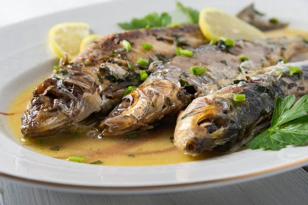 Yiyecekler Lezzetli Güveç Balıklarını Yakın — Stok fotoğraf