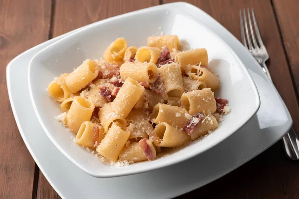 Lezzetli Bir Tabak Makarna Tipik Talyan Makarnası Guanciale Pecorino Romano — Stok fotoğraf