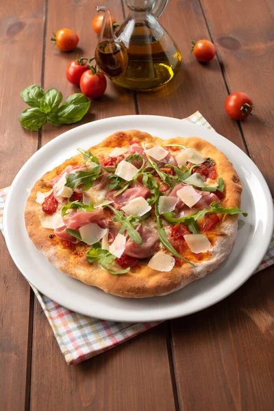 Delicious Italian Pizza Prosciutto Grana Rocket Tomato Sauce — Stock Photo, Image