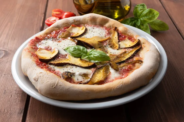 Pizza Deliciosa Com Cogumelos Porcini — Fotografia de Stock