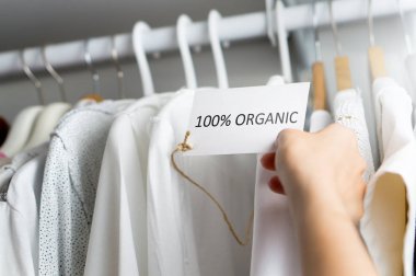 % 100 organik malzemelerden yapılmış T-shirt.