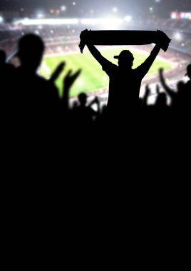 Futbol taraftarları veya futbol kalabalık arka plan. Siluet kişi oyun ve maç izlerken Stadyumu. Siyah kalıp çizmek için olay, turnuva veya parti afiş, el ilanı veya negatif kopya alanı ile reklam.