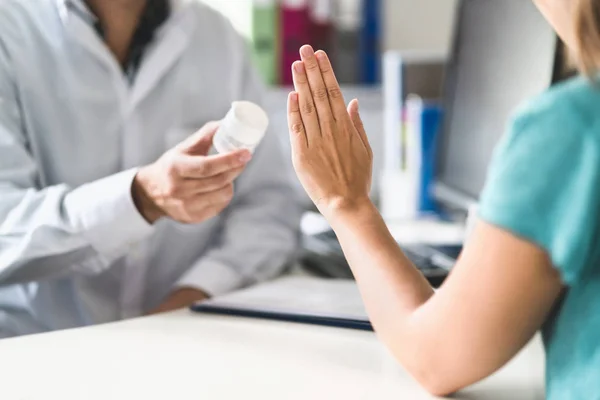 Ingen Medicin Patienten Vägrar Att Använda Medicin Dåliga Biverkningar Tabletter — Stockfoto