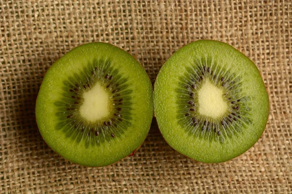 Ripe Kiwi Cut Two Emerald Green Closeup — Stock Photo, Image