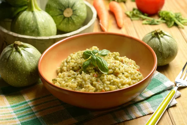 Risotto Con Calabacín Verde Redondo Comida Vegetariana Primer Plano — Foto de Stock