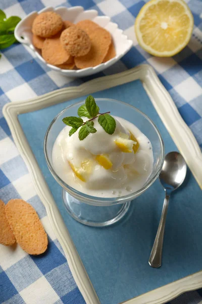 Sicilian Lemon Sorbet Blue Tray Closeup — Stock Photo, Image