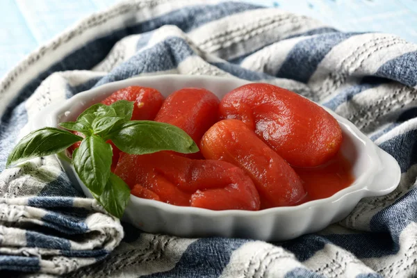 Tomates Pelados Italianos Tazón Blanco Primer Plano — Foto de Stock