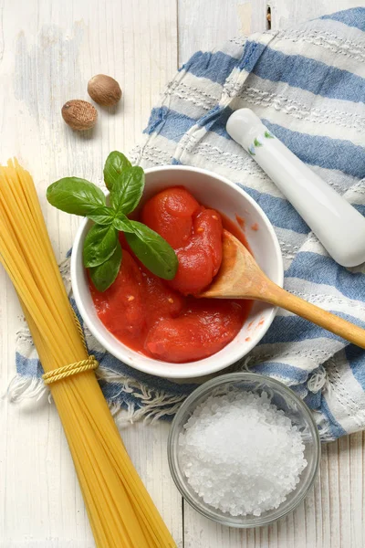 Tomates Descascados Italianos Tigela Branca Close — Fotografia de Stock