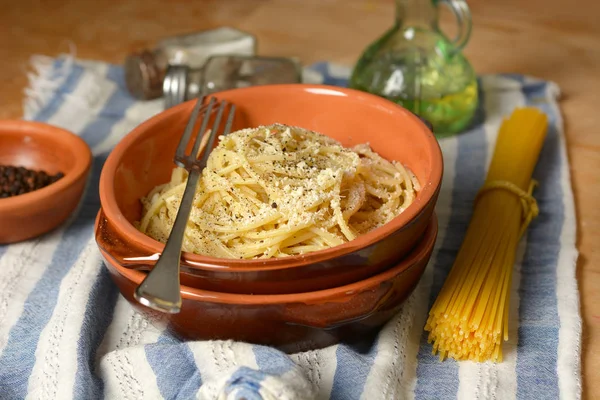 Спагетти Сыром Пекорино Перцем Традиционный Рецепт Римской Кухни Итальянский Рецепт — стоковое фото