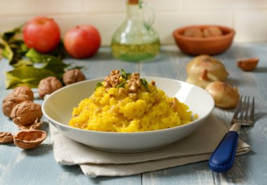 safran ve ceviz - closeup risotto