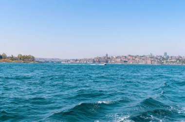 Istanbul 'un tarihi merkezinde su üzerinden görüntülemek.