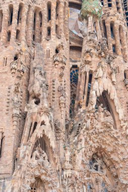 Barcelona, İspanya - 08 Ekim 2018: Sagrada Familia, cephe detay.