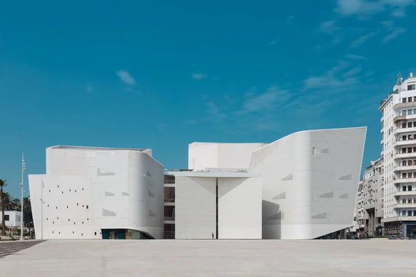 Vista del teatro Casablanca contra el cielo — Foto de Stock