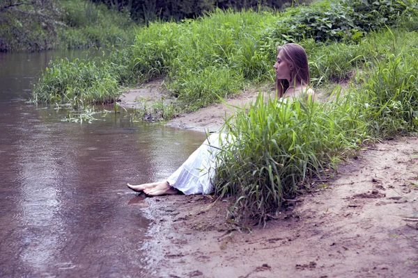 Portrait Girl White Dress Sitting Mud River Bank — Stock Photo, Image