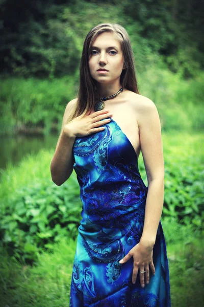 Growth Portrait Girl Blue Dress Middle Meadow — Stock Photo, Image