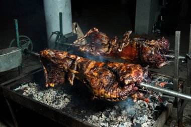 Bir tükürük domuzcuk ızgara