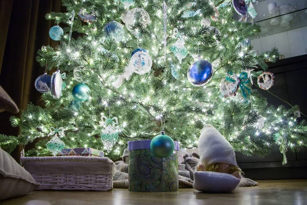 High Christmas Tree Ornaments Garlands — Stock Photo, Image