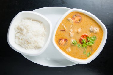 Balık çorbası ekşi krema ile