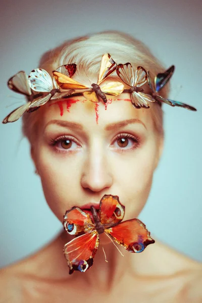 Young Woman Short White Hair Crown Thorns Butterfly Her Lips — Stock Photo, Image