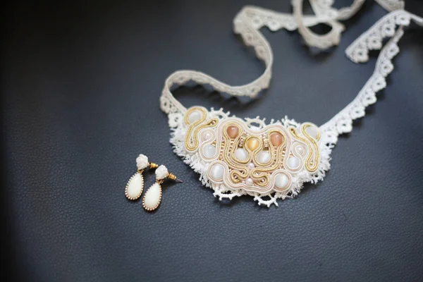 Vintage Wedding Necklace Lace Pearls — Stock Photo, Image