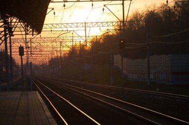 Demiryolu ve Tren İstasyonu