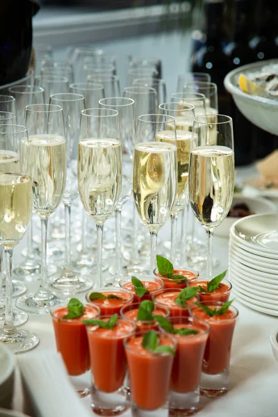 Tomato Juice Basil Champagne Glasses — Stock Photo, Image