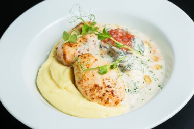 Tavuk Pirzola ve Patates Püresi