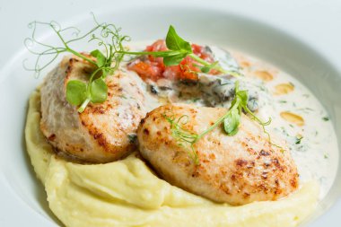 Tavuk Pirzola ve Patates Püresi