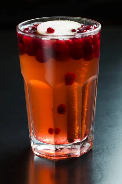 Vaso Compota Bayas Sobre Fondo Negro — Foto de Stock