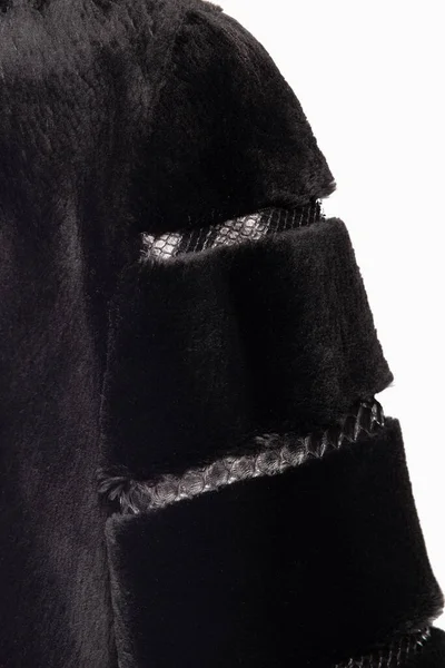 黒の女性の毛皮のコート — ストック写真