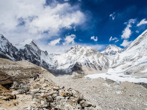 Himalaya dağ manzaralı rota Everest Saha Kampı için