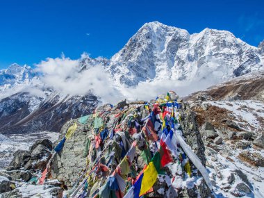 Himalaya dağ manzaralı rota Everest Saha Kampı için