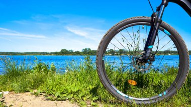 # Motorun tekerleği ve onun garaj yağmuru #