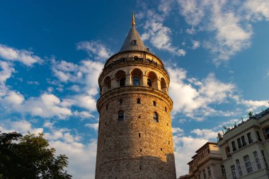 Cenevizliler tarafından Christea Turris adı verilen Galata Kulesi, İstanbul'un Galata/Karaköy mahallesinde yer alan bir ortaçağ taş kulesidir.