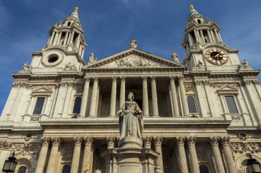 London St Paul Cathedral cephe, İngiltere.