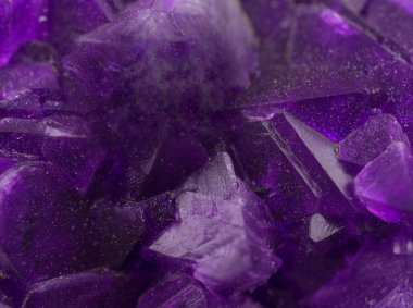 Sihirli mor kristal makro çekim